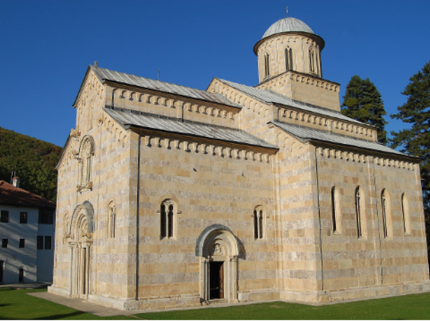 Eksperti i sigurisë jep alarmin – tregon çfarë mund të ndodhë pas vendimit të Kurtit për Manastirin e Deçanit