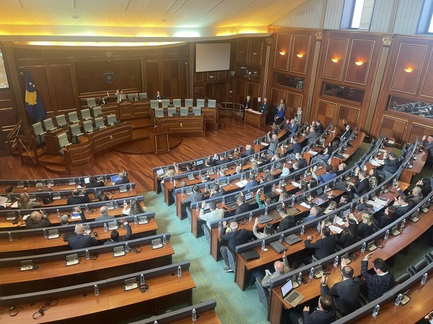 Opozita këmbëngul për zgjedhje të parakohshme - Haki Abazi s’i sheh serioze deklarimet e saj