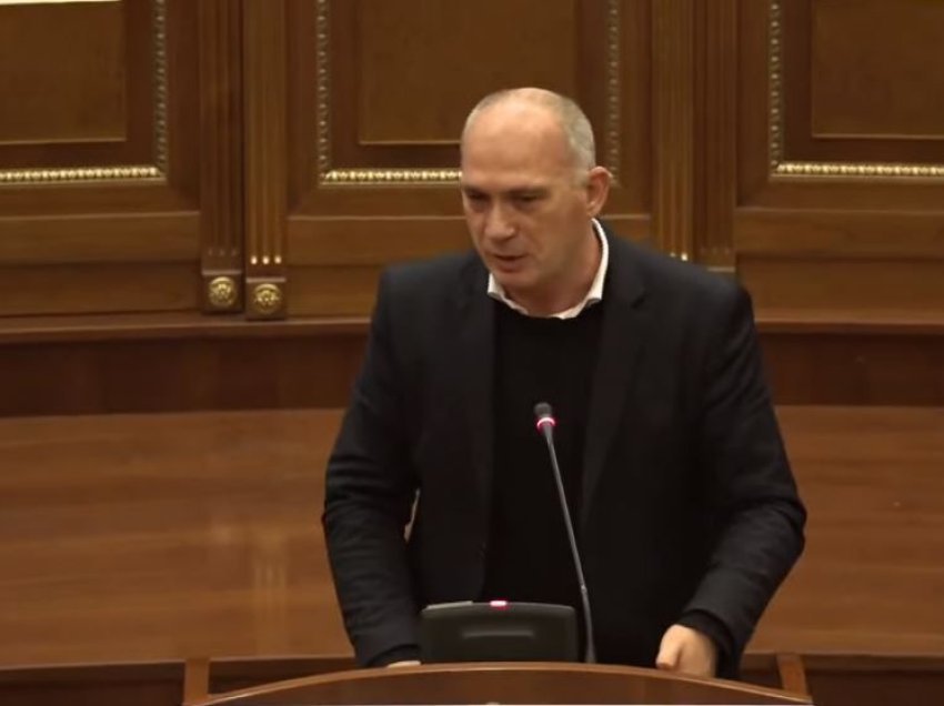 Humolli: Nuk e di pse jetojnë disa parti si subjekte politike, kur nuk i besojnë popullit të vet