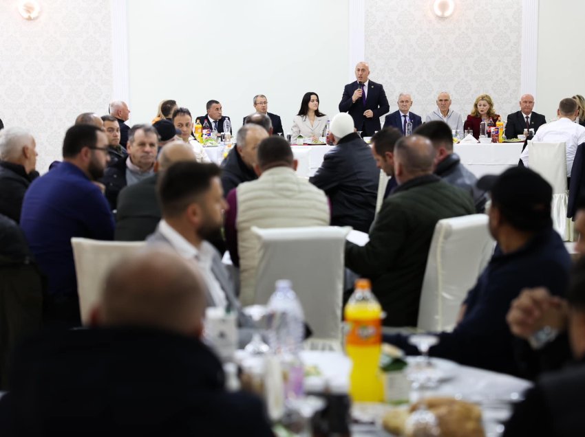 Haradinaj shkon për iftar në Klinë: Kosova kurrë s’ka pasur më shumë nevojë për AAK-në se sot