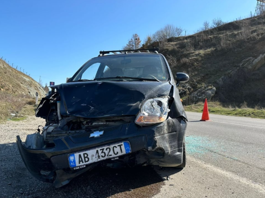 Aksident me dy të plagosur në aksin Korçë-Maliq