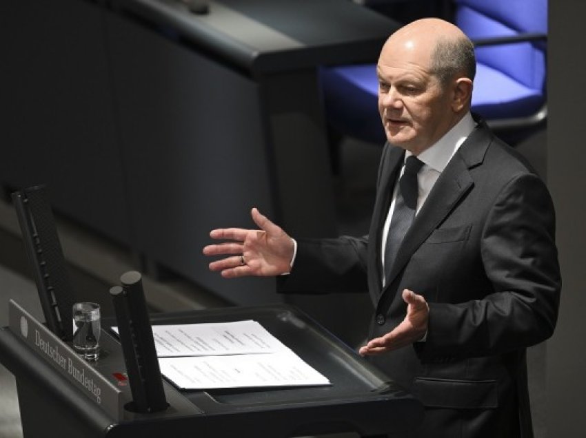 Scholz: BE planifikon të përdorë ‘fitimet e papritura’ në asetet e ngrira ruse për Ukrainën