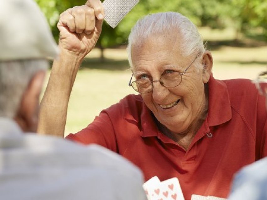 Alzheimeri dhe demenca, si dallojnë dhe çfarë duhet bërë