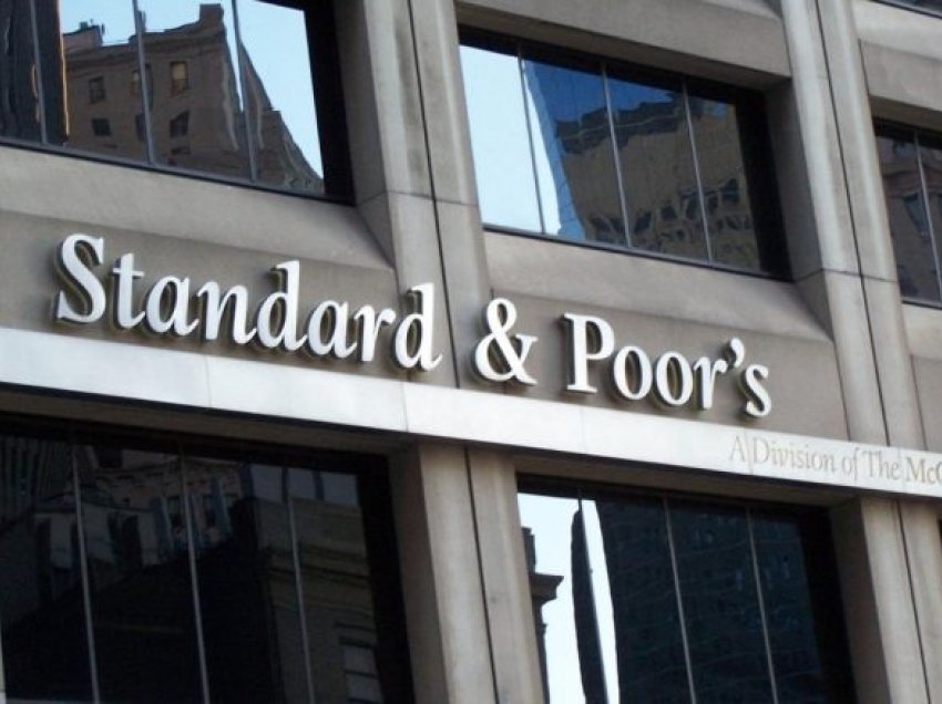 S&P rrit vlerësimin për Shqipërinë, për herë të parë e ngjit në ‘BB-‘