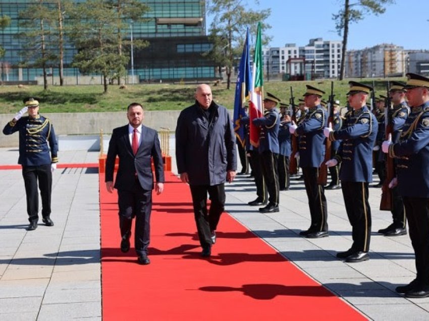 Maqedonci pret në takim homologun e Italisë, i kërkon mbështetje për anëtarësim në BE dhe NATO