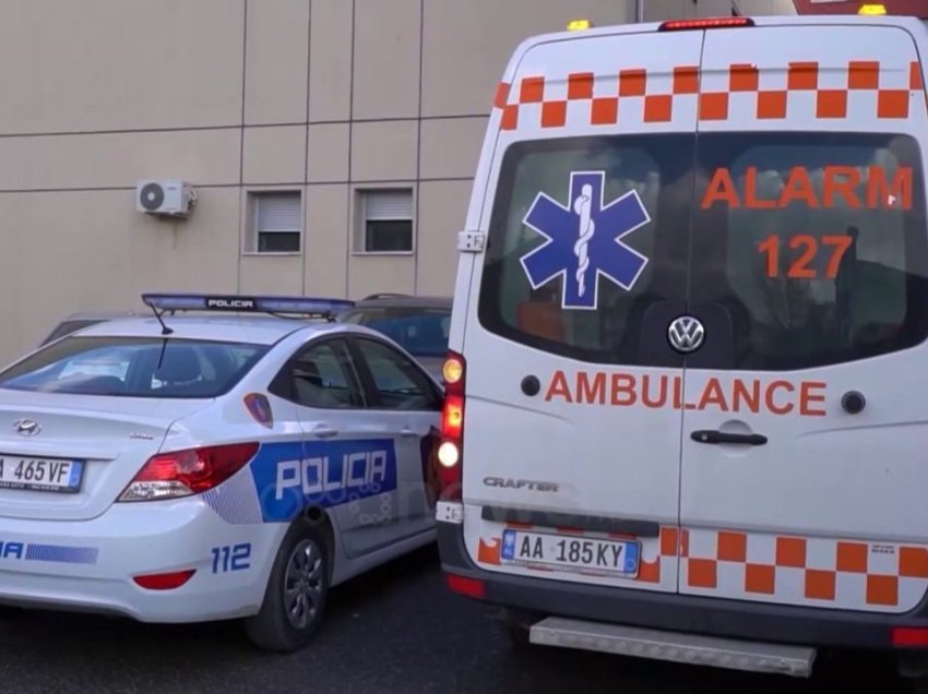 Vlorë/ Një grua hidhet në det, transportohet në spital