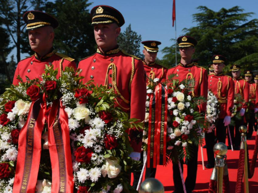 Begaj përkujton Dëshmorët e Atdheut: Kurajo, patriotizmi dhe shpirti i tyre i sakrificës do kenë përjetësisht nderimin tonë