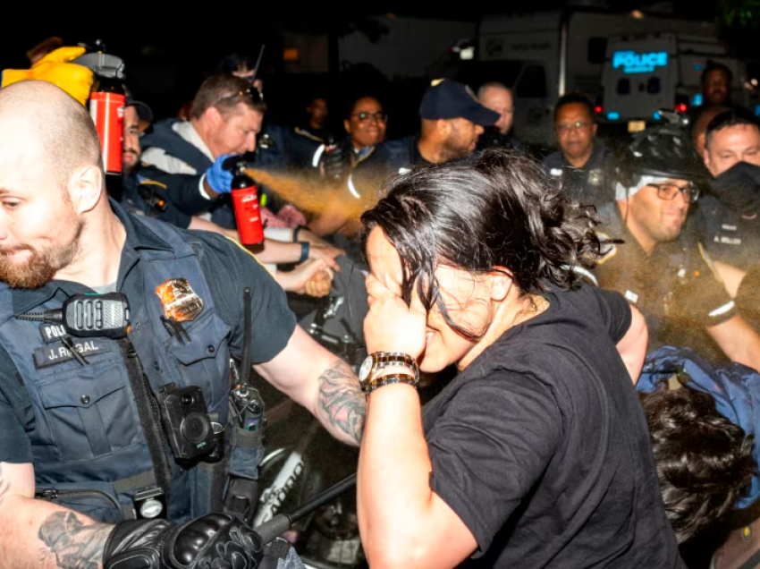 Policia shpërndan protestën pro-palestineze në Universitetin George Washington, 33 të arrestuar