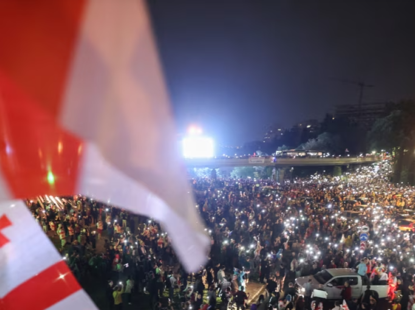 Dhunë në protestat kundër ligjit për “agjentët e huaj” në Gjeorgji