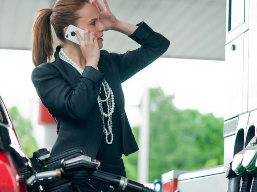 A është i rrezikshëm përdorimi i telefonit gjatë furnizimit me karburant?!