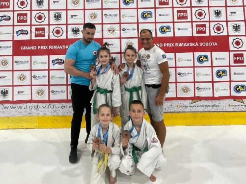 Xhudistët e Gjilanit fitojnë dy medalje në Sllovaki