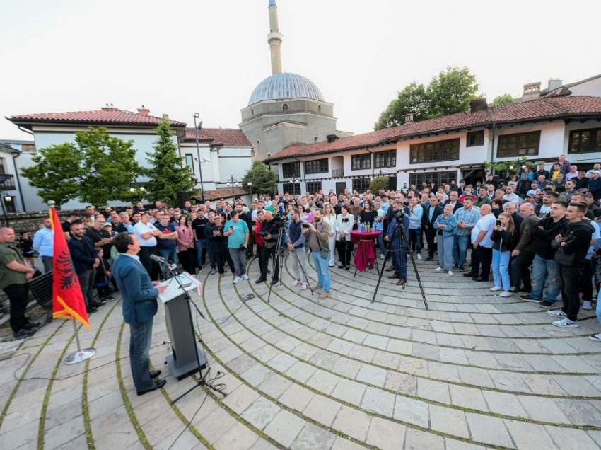 Kurti shprehet i bindur se VV do të kthehet në qeverisje të Prizrenit