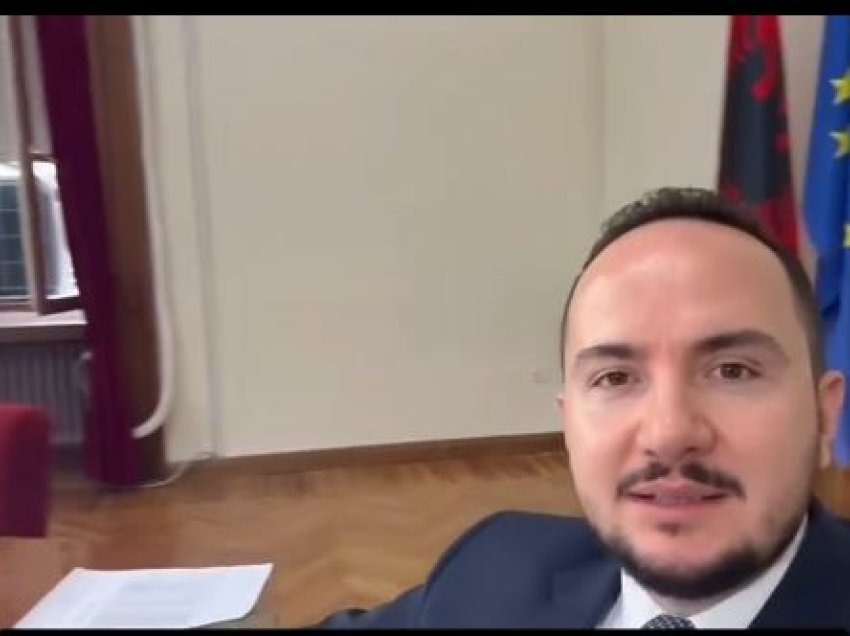  “Kolegët socialistë po e zgjasin pushimin me orë”- Salianji: Jemi me vullnet për të hetuar çështjen dhe madje për të votuar propozimet e tyre! 