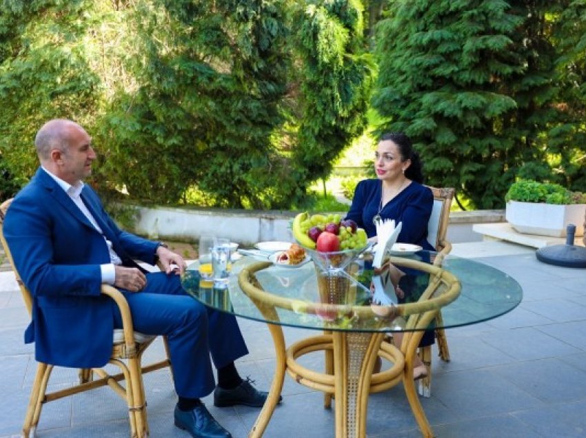 ​Osmani takon Radev, diskutojnë thellimin e raporteve Kosovë-Bullgari