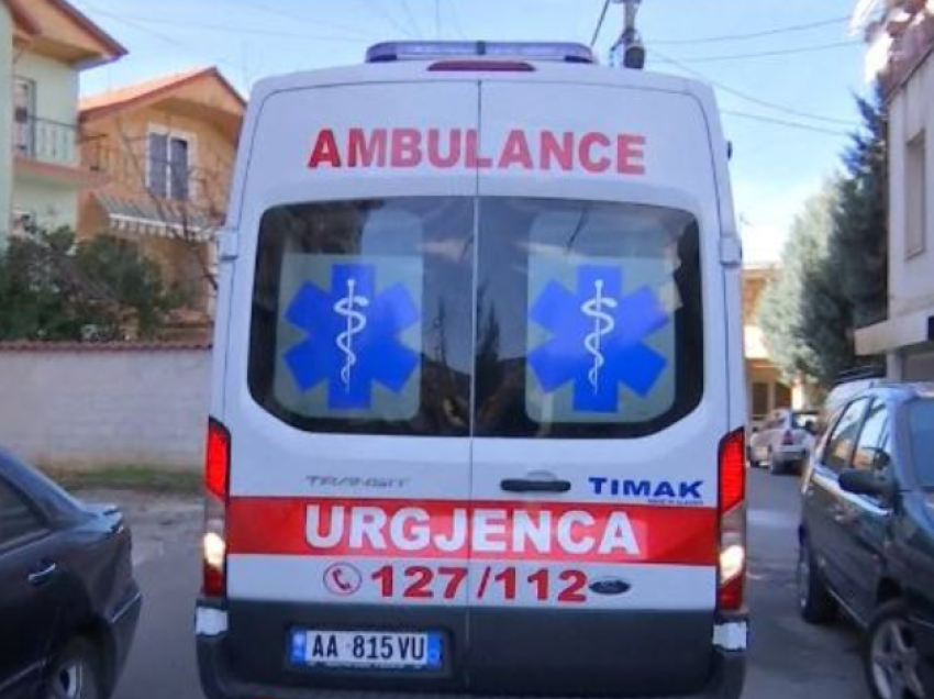 U fut për t’u larë në ujërat e Liqenit Artificial, i riu polak përfundon në spital