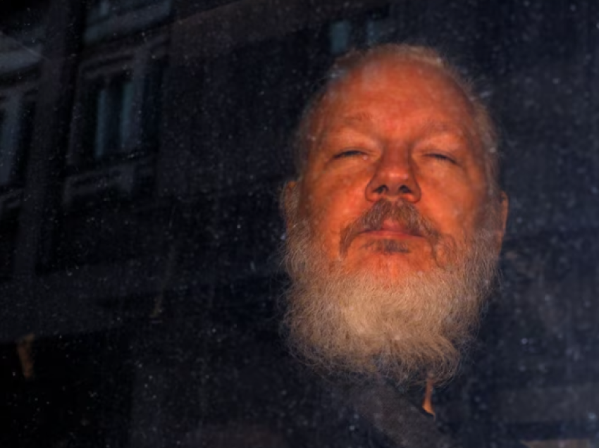 Britania vendos nëse Assange do të ekstradohet në SHBA