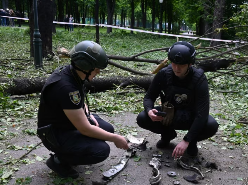 Ukraina shkatërron 29 dronë rusë ndërsa Moska bllokon sulmin në rajonet kufitare