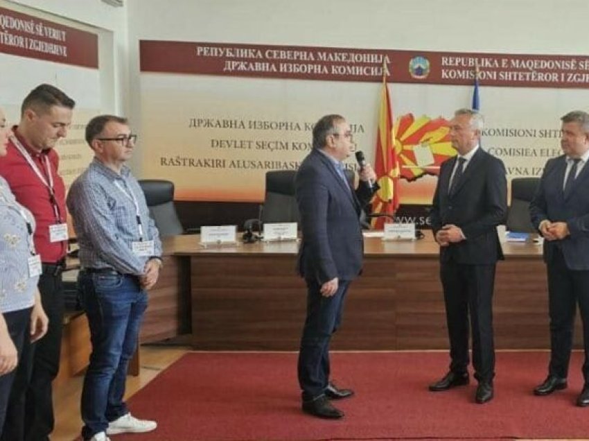 KSHZ i dorëzon certifikatat e deputetëve OBRM-PDUKM-së