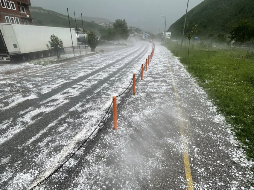 Breshëri i madh mbulon rrugët në Han të Elezit