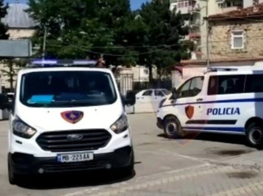 “Mbesa vinte me patetina në dorë”, flet gjyshi i 13-vjeçares që u ngacmua nga 64-vjeçari: Ai ka përdhunuar edhe një…