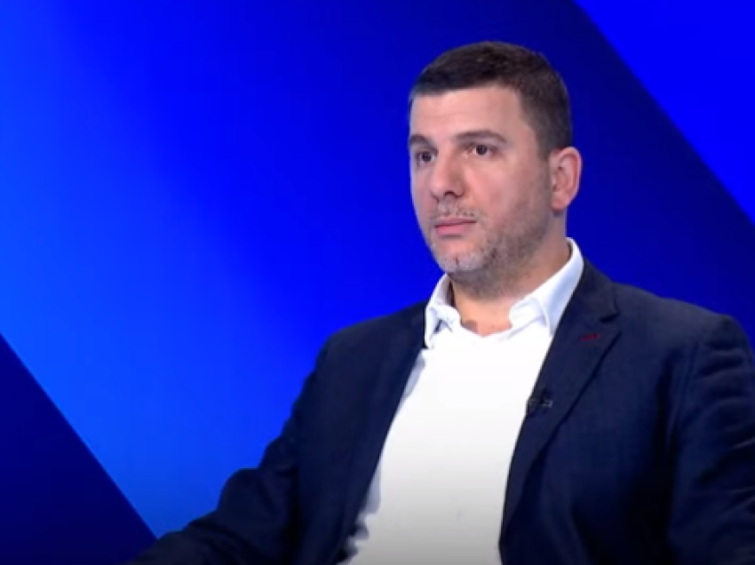 Krasniqi: Nuk duhet që vetëm votat e PDK-së dhe LVV-së ta shpërndajnë kuvendin