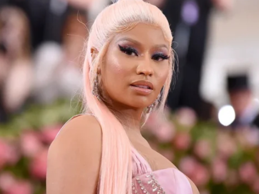 Arrestohet Nicki Minaj, këngëtarja filmon gjithçka në Instagram