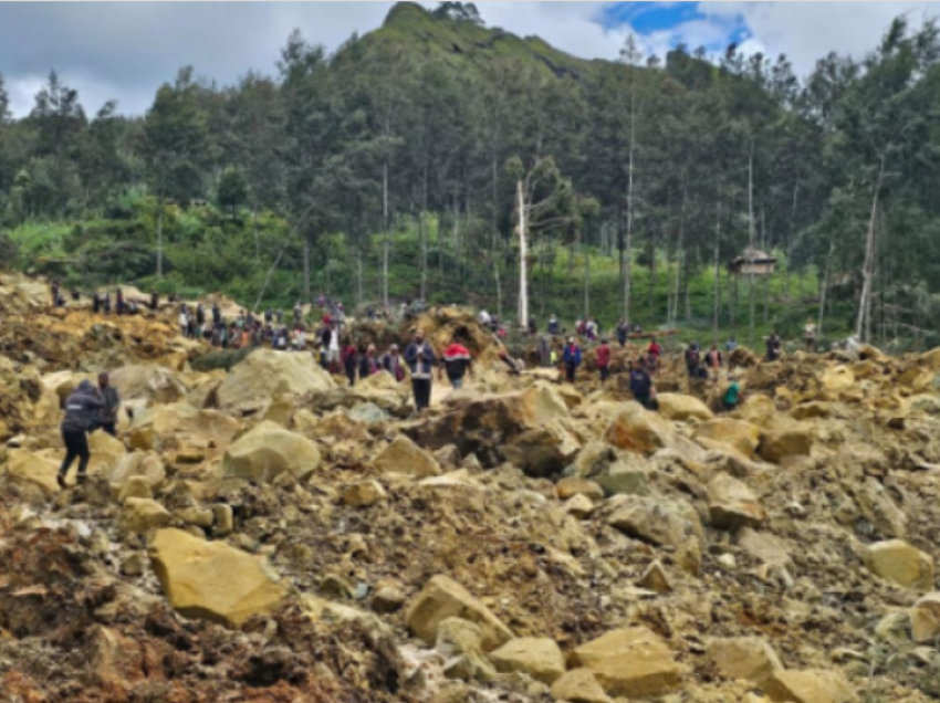 Më shumë se 670 të vdekur nga rrëshqitja e dheut në Papua Guinenë e Re