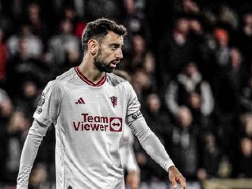 Bruno Fernandes qëndron në “Old Trafford”