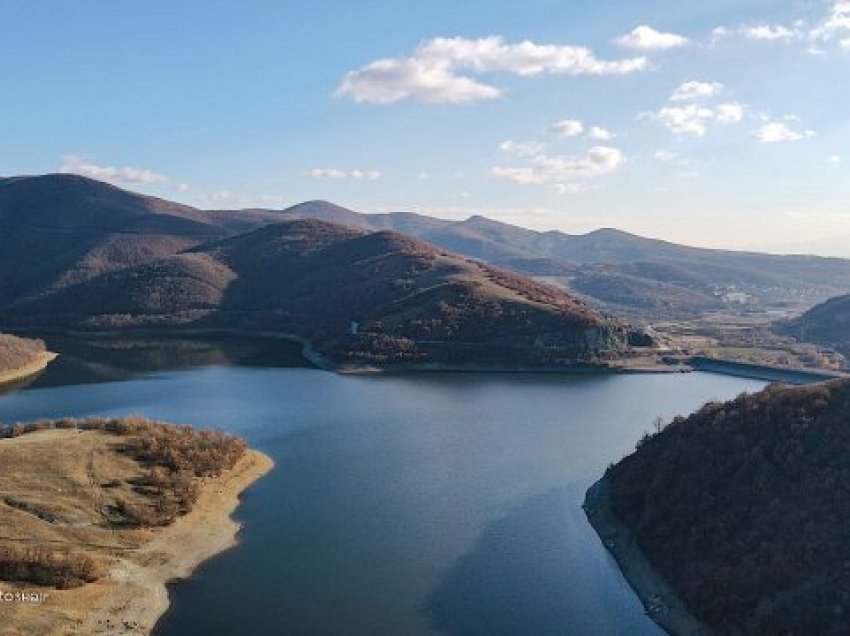 Ulen vlerat e manganit në Badoc, por uji ende i papijshëm