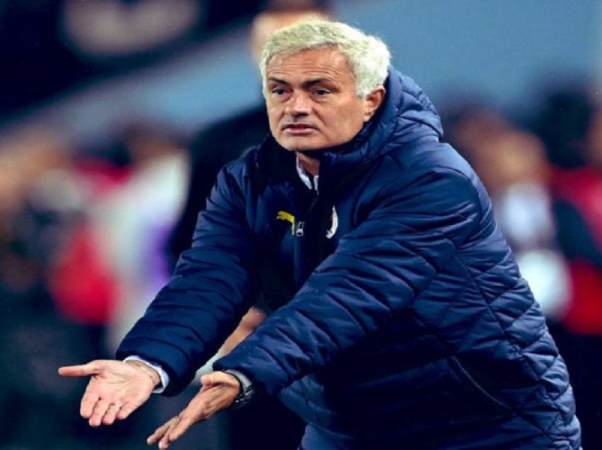 Mourinho feston egërsisht, ofendon kundërshtarët dhe sulmon gjyqtarët