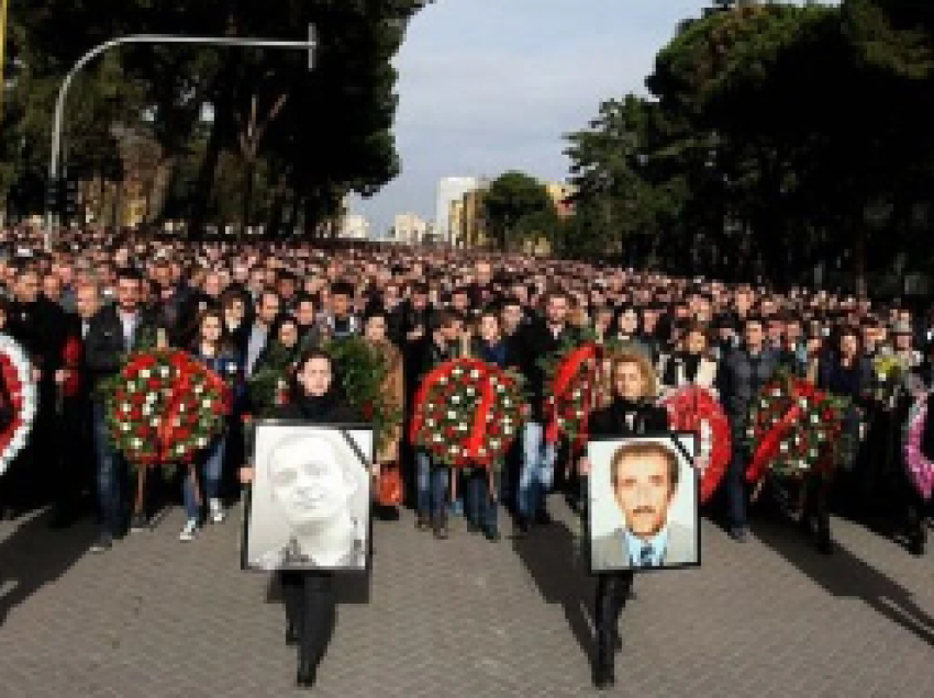 “21 Janari”/ Të gjithë në SPAK! Prokuroria vendos të pyesë politikanët e pranishëm në protestë