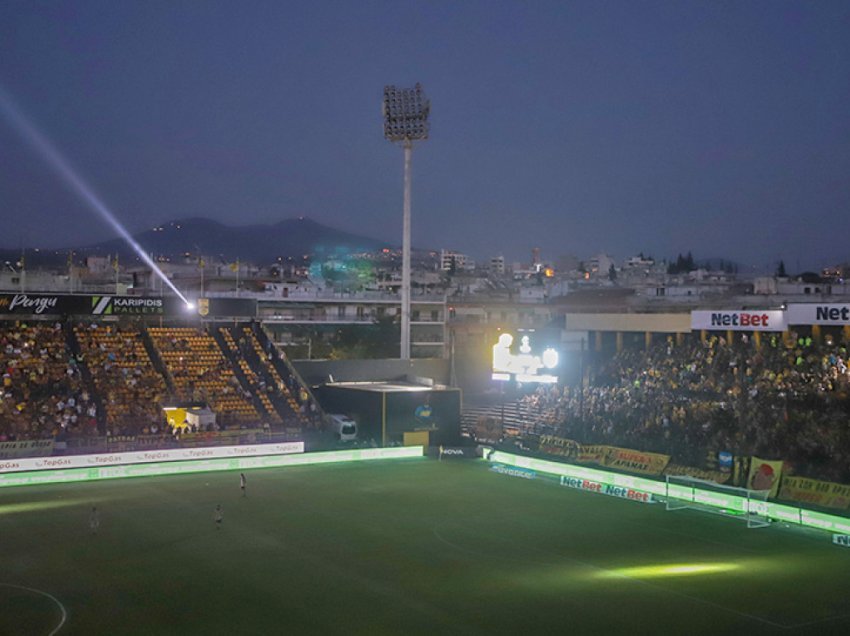  Futi në stadium gjashtë persona pa biletë dhe kontroll nga kafeneja ku punonte, arrestohet shqiptari