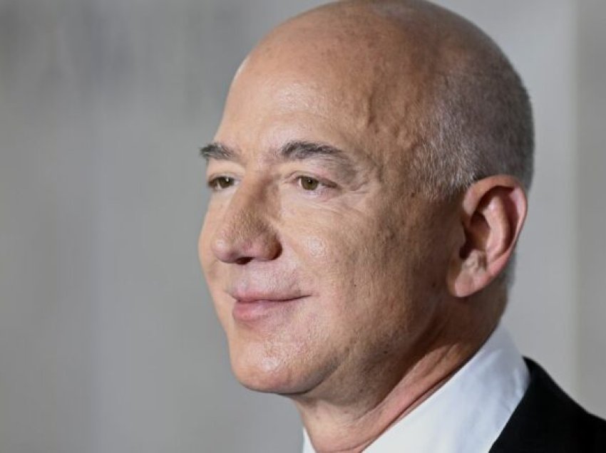 Jeff Bezos përgëzon Trumpin për “kthimin e jashtëzakonshëm politik dhe fitoren vendimtare”