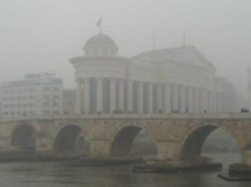 Shkupi ndër pesë qytetet me ajër më të ndotur në botë