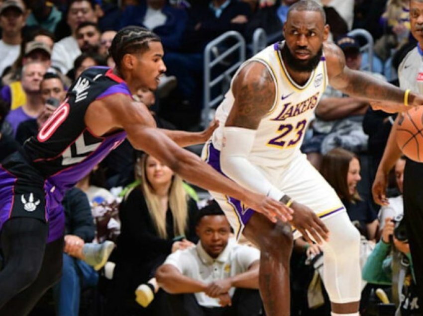 Lakers vazhdojnë me fitore, James shkëlqen me ‘triple-double’