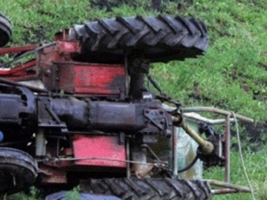 Vdes një burrë në Vushtrri pasi u rrokullis me traktor, policia jep detaje