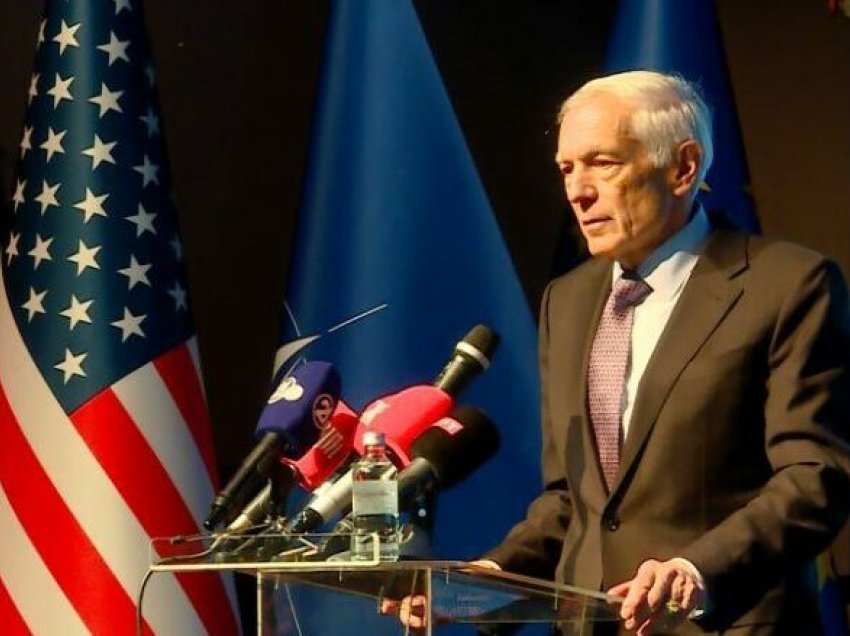 Gjenerali Wesley Clark shpallet Qytetar Nderi nga Komuna e Çairit