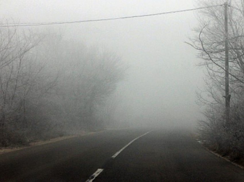 Dukshmëri e zvogëluar për shkak të mjegullës në qafat malore si Strazha, Mavrova,, Pletvari dhe Gjavata