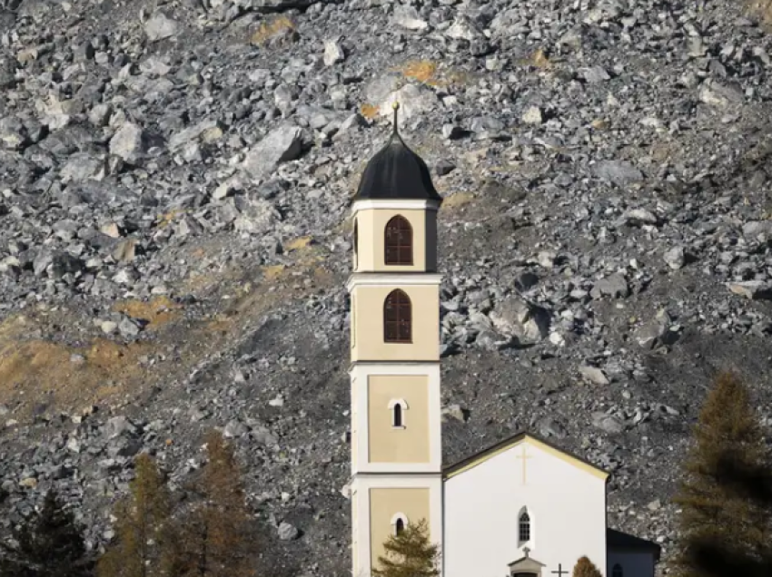 Rrëshqet toka: Evakuohet sërish fshati zviceran Brienz