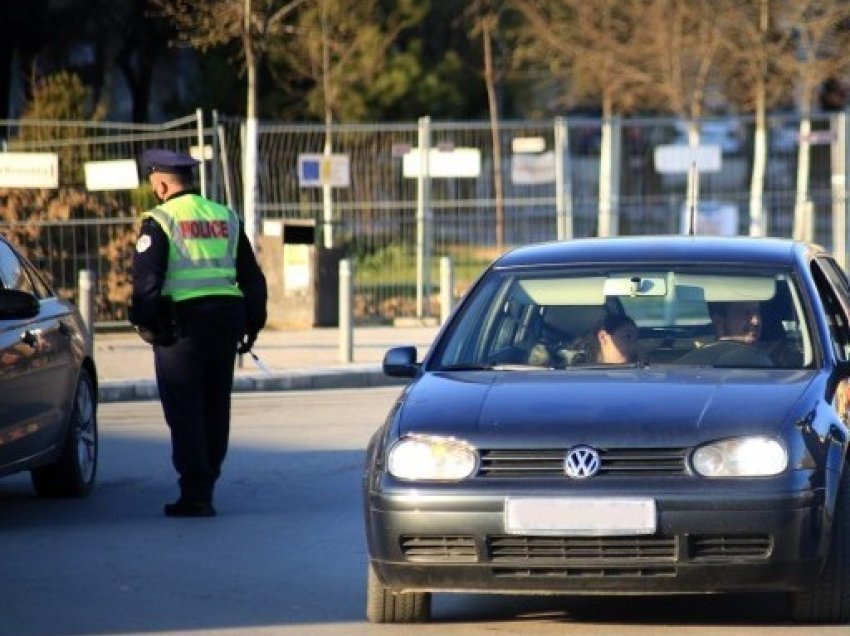 Policia shqiptoi mbi 1 mijë e 700 gjoba trafiku për 24 orë