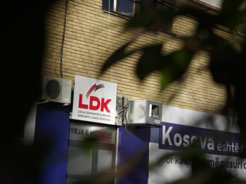 Forumi i Rinisë i LDK-së dorëzon kallëzim penal në Prokurori