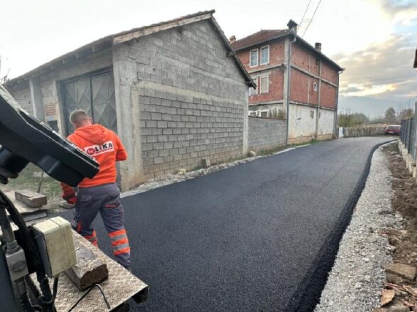 Asfaltohen rrugët dhe rrugicat në fshatin Pozhar të Deçanit