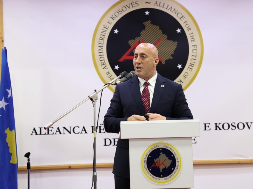 Haradinaj prezanton kandidatët për deputetë nga Kamenica