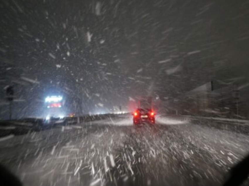 Pamjet/ Borë, ngrica dhe rënie temperaturash - Gjermania përfshihet nga stuhia dimërore