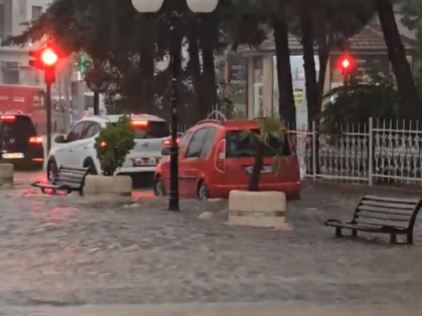 Erë e fortë dhe reshje shiu, ja si paraqitet situata në qarkun e Shkodrës