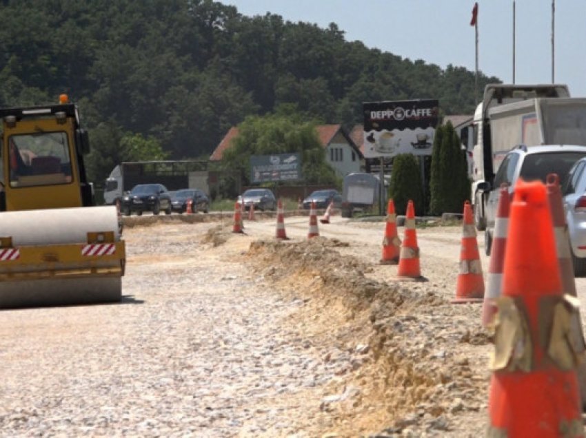 ​Sot minimi masiv shkëmbor, qarkullimi do të ndërprehet në rrugën Klinë-Pejë