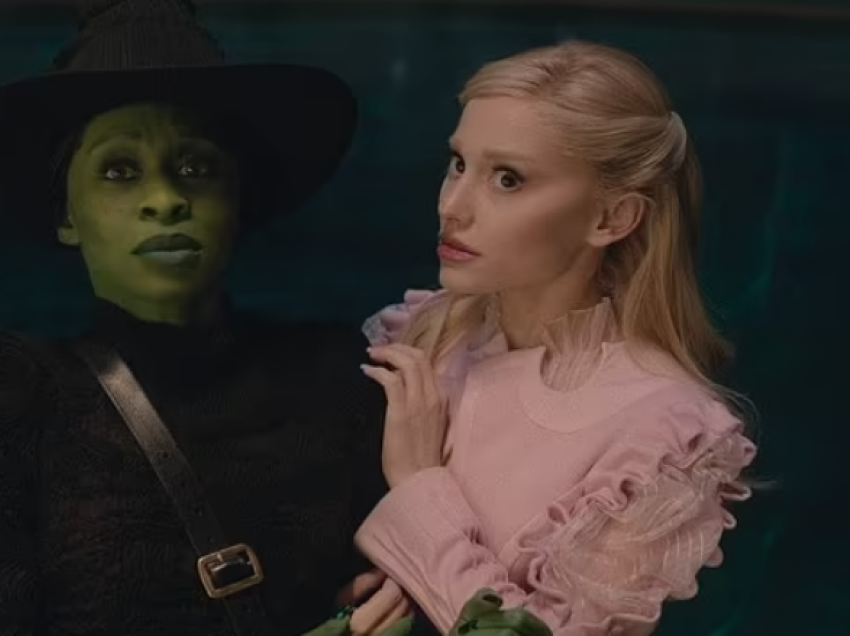 Ariana Grande përballet me kritika pas komenteve për seksualitetin e personazhit të saj Glinda në “Wicked”