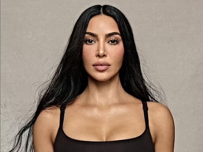 Kim Kardashian hyn në vitin e shtatë të studimeve për drejtësi