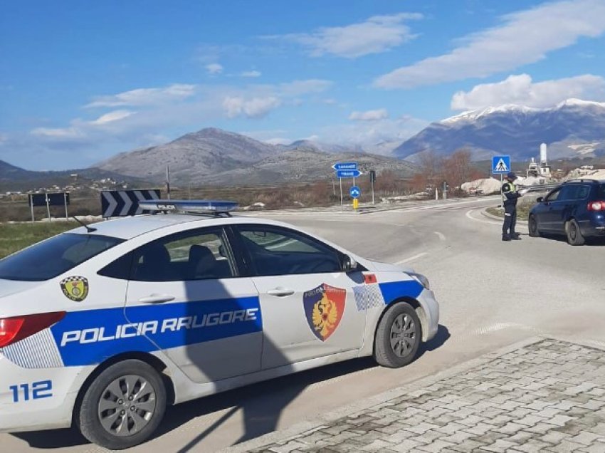 Telefon dhe alkool në timon, policia vendos gjoba rekord në Vlorë