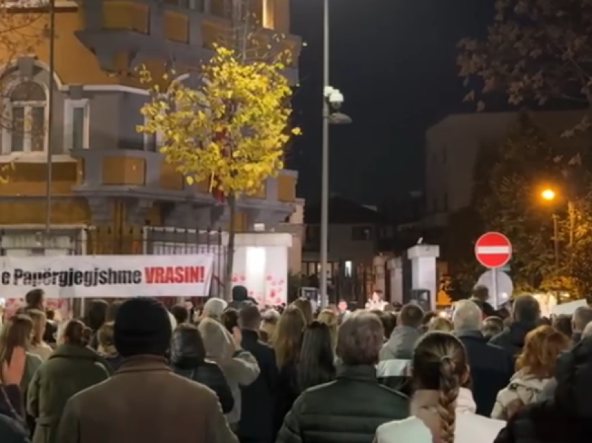 Protesta për vrasjen e 14-vjeçarit, gjyshi i Martin Canit: U dogjëm ne, të mos digjen dhe të tjerët